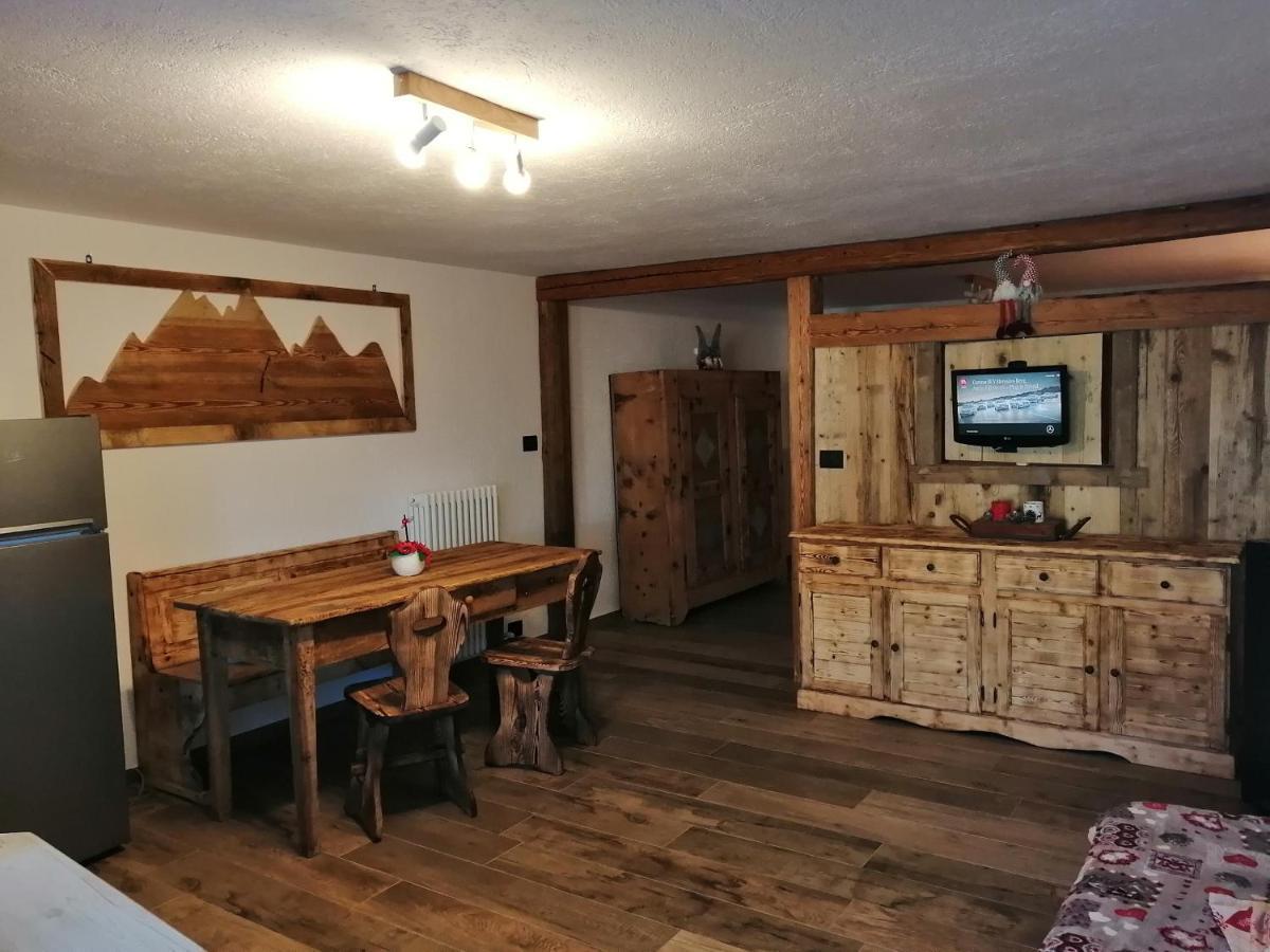 Maison Perriail Vda Gressan N 0029 Bagian luar foto