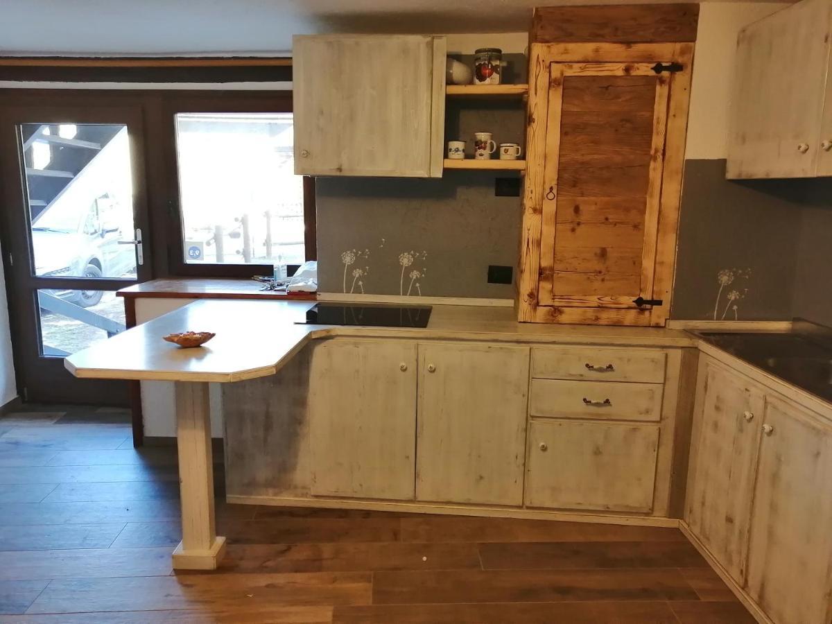 Maison Perriail Vda Gressan N 0029 Bagian luar foto