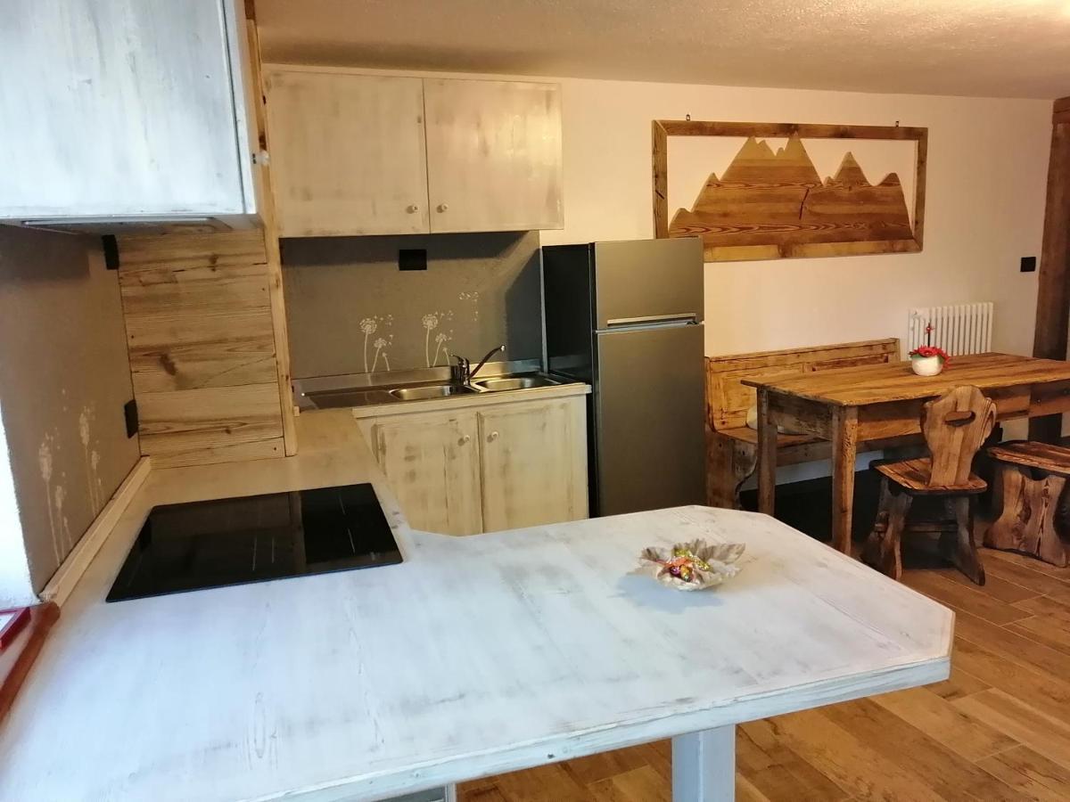 Maison Perriail Vda Gressan N 0029 Bagian luar foto