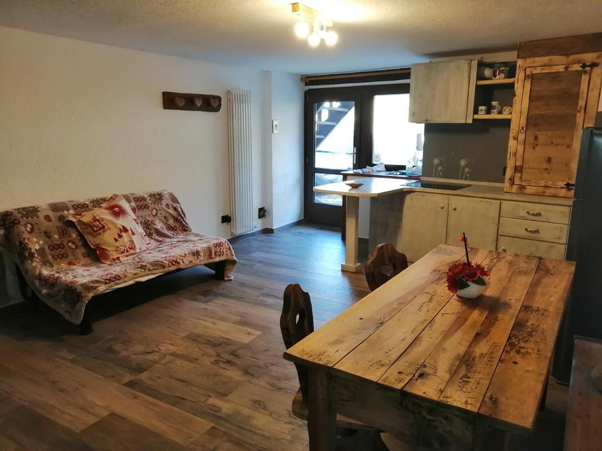 Maison Perriail Vda Gressan N 0029 Bagian luar foto