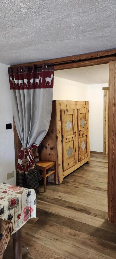 Maison Perriail Vda Gressan N 0029 Bagian luar foto