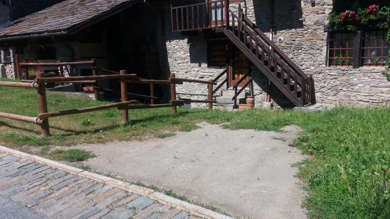Maison Perriail Vda Gressan N 0029 Bagian luar foto